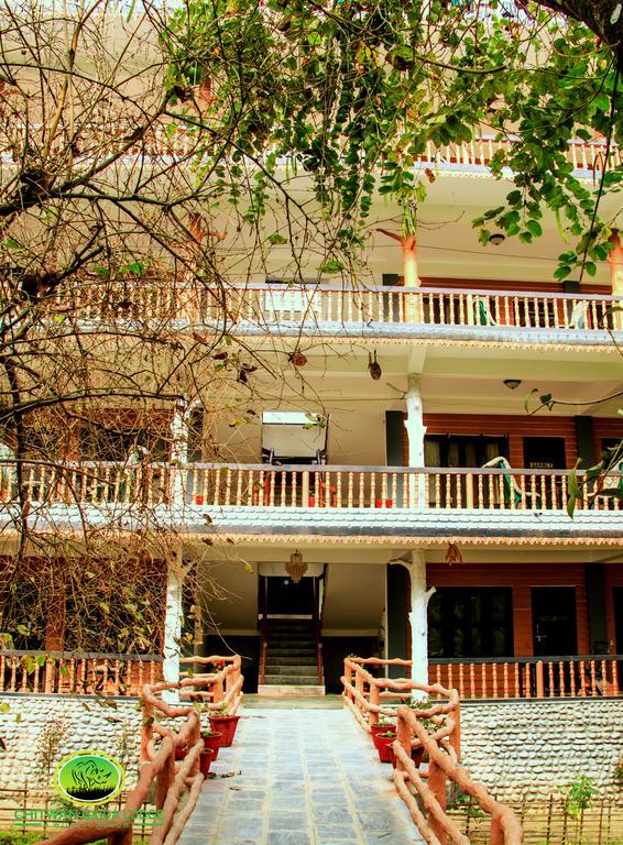 Chitwan Gaida Lodge Sauraha Exterior photo
